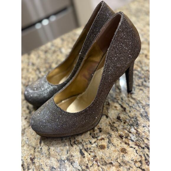 Fioni Night Women’s Silver/Gold Sz 8.5 Platform Closed Toe Stiletto Heels - Picture 4 of 4